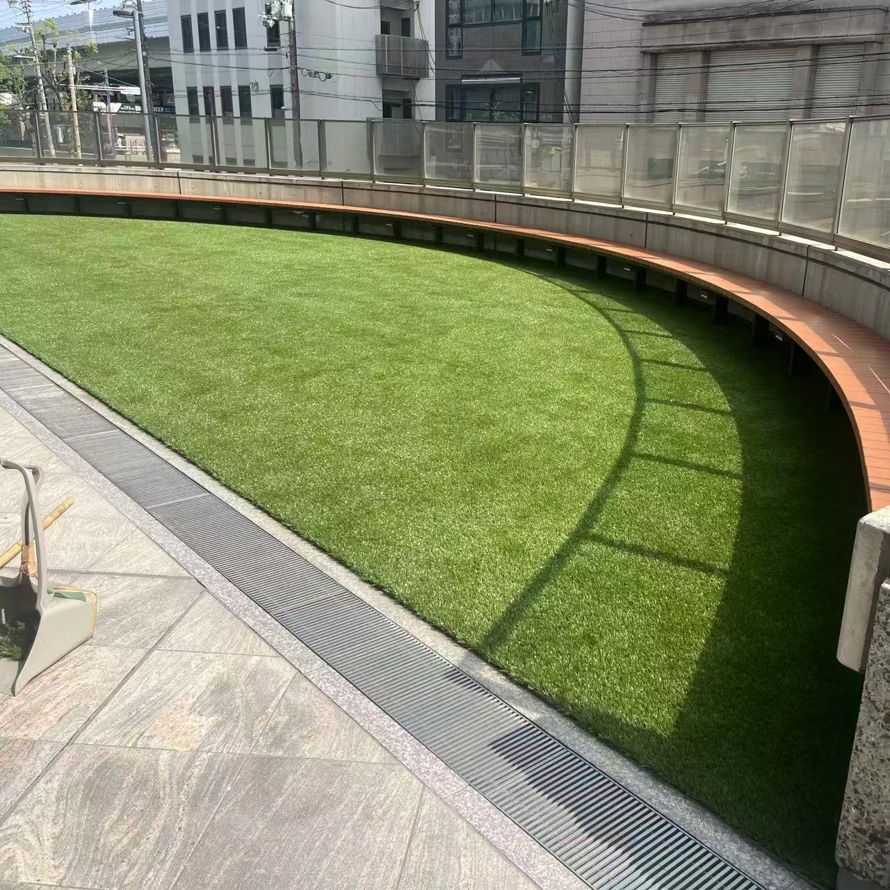 堂島関電ビル人工芝敷設